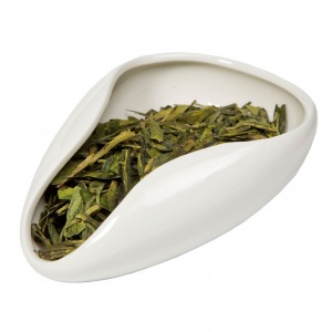 White Porcelain Tea Presentation Scoop/Holder (Cha He)